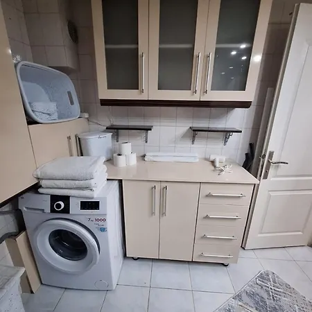 Apartament 2ege Ueniversitesi Ve Hastanesine Cok Yakin Aileye Ve Firmaya Uygun