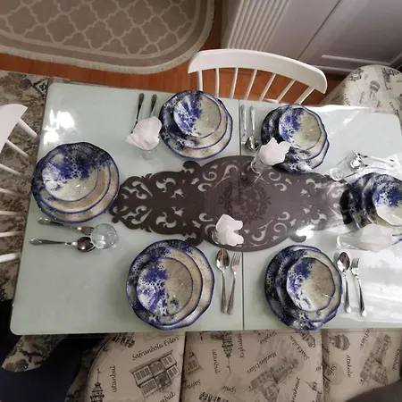 2ege Ueniversitesi Ve Hastanesine Cok Yakin Aileye Ve Firmaya Uygun Apartament Bornova