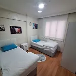2ege Ueniversitesi Ve Hastanesine Cok Yakin Aileye Ve Firmaya Uygun *
