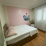 2ege Ueniversitesi Ve Hastanesine Cok Yakin Aileye Ve Firmaya Uygun Lägenhet