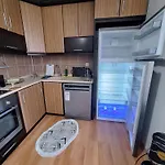 Lägenhet 2ege Ueniversitesi Ve Hastanesine Cok Yakin Aileye Ve Firmaya Uygun Bornova