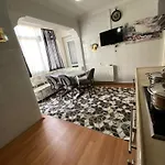 Lägenhet 2ege Ueniversitesi Ve Hastanesine Cok Yakin Aileye Ve Firmaya Uygun *