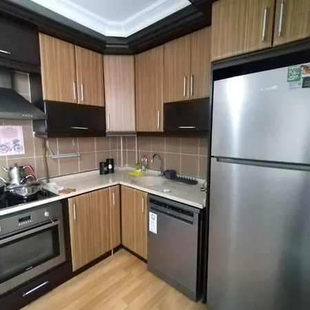 2ege Ueniversitesi Ve Hastanesine Cok Yakin Aileye Ve Firmaya Uygun Appartamento Bornova