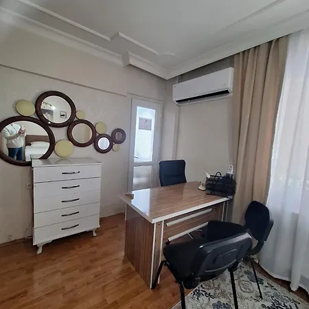 Apartmán 2ege Ueniversitesi Ve Hastanesine Cok Yakin Aileye Ve Firmaya Uygun *