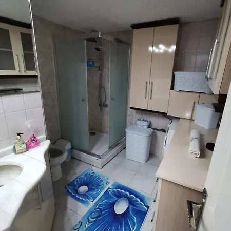 2ege Ueniversitesi Ve Hastanesine Cok Yakin Aileye Ve Firmaya Uygun Apartmán
