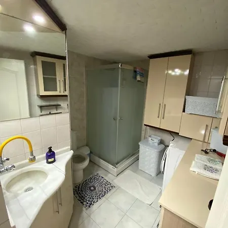 2ege Ueniversitesi Ve Hastanesine Cok Yakin Aileye Ve Firmaya Uygun Bornova