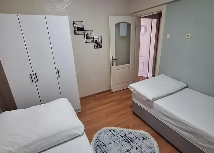 Апартаменты 2ege Ueniversitesi Ve Hastanesine Cok Yakin Aileye Ve Firmaya Uygun