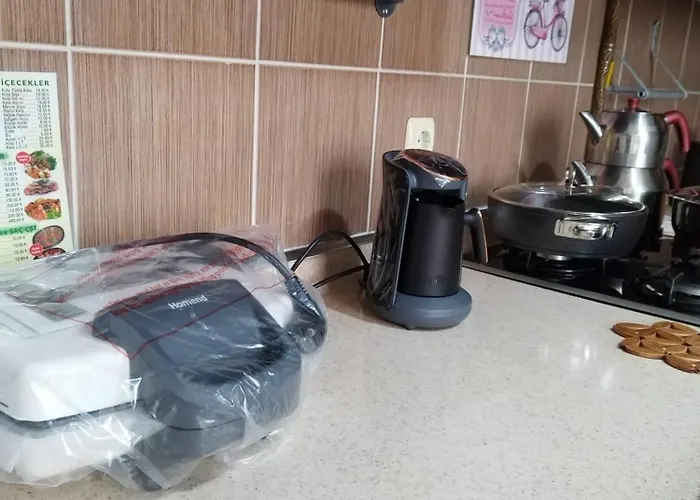 Апартаменты 2ege Ueniversitesi Ve Hastanesine Cok Yakin Aileye Ve Firmaya Uygun Bornova