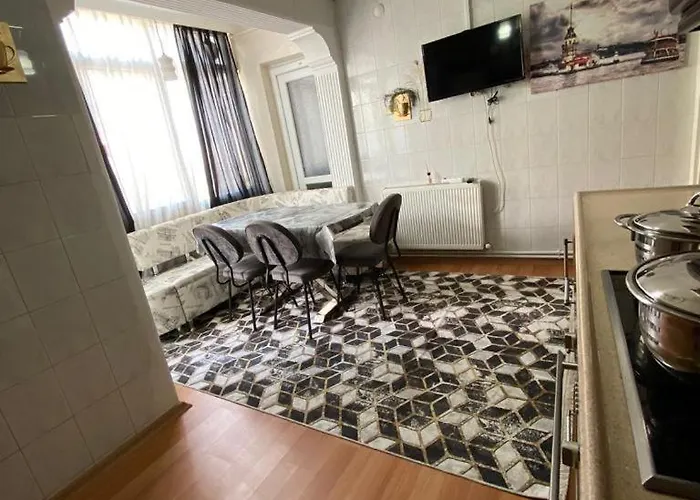 Апартаменты 2ege Ueniversitesi Ve Hastanesine Cok Yakin Aileye Ve Firmaya Uygun *